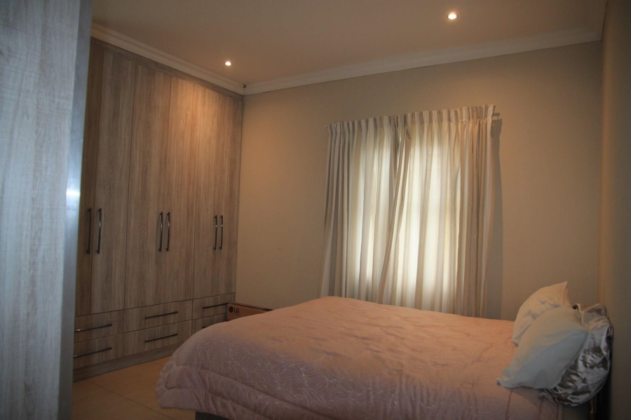 To Let 3 Bedroom Property for Rent in Sunnyridge Eastern Cape